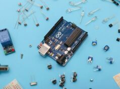 Nano-GPS-tracking device for effective signalling Nano-GPS